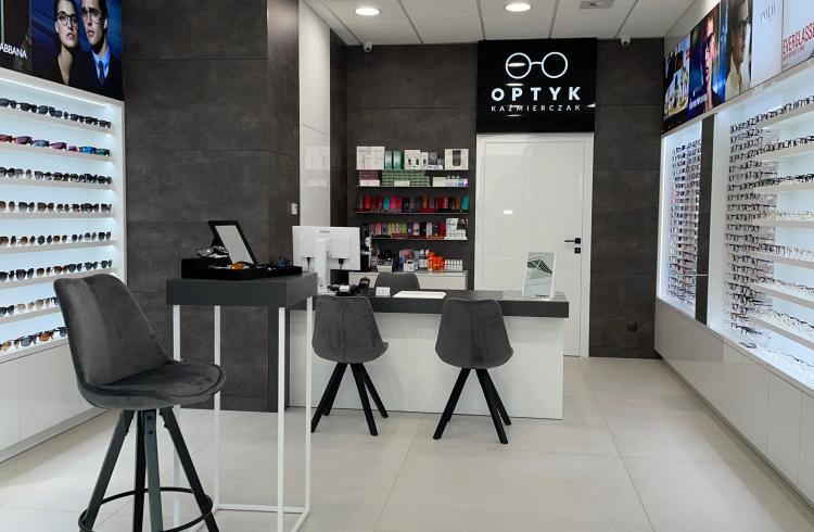 Wnętrze salonu optycznego Optyk Kaźmierczak w Centrum Medycznym Buszkiewicz Wnętrze salonu optycznego Optyk Kaźmierczak w Centrum Medycznym Buszkiewicz